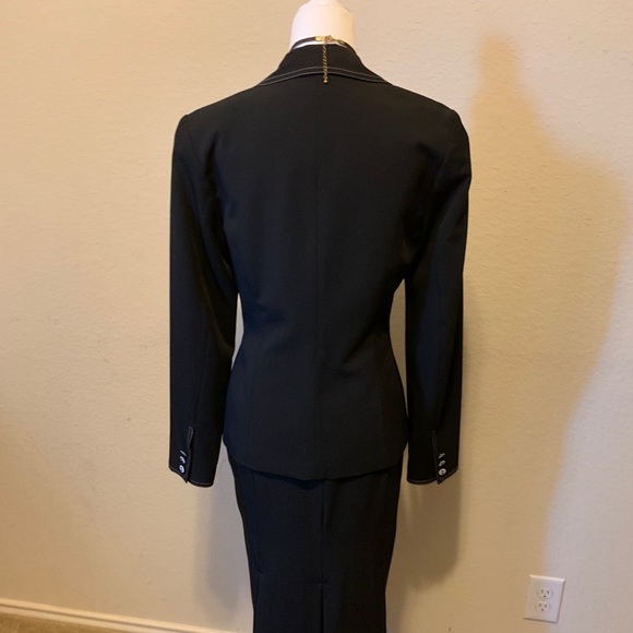 Black jacket and skirt set - Picture 2 of 2